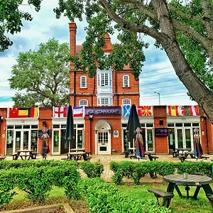https://connaught-house-hotel-london-excel.cambridgehotelsuk.com